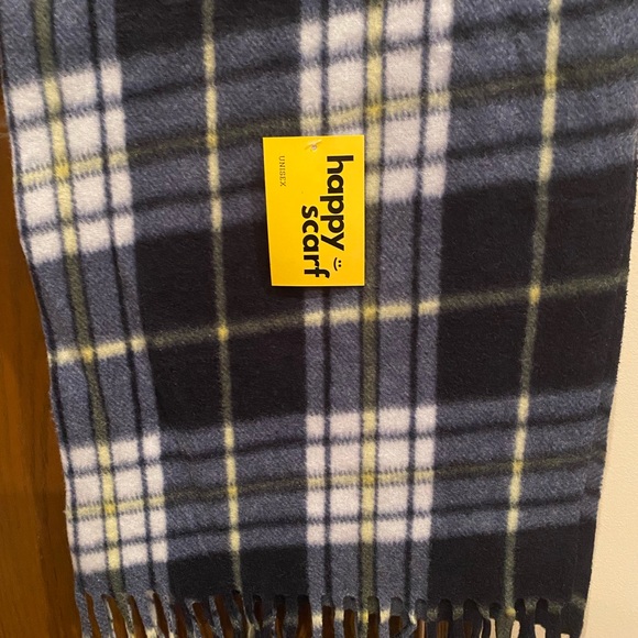 Flannel Unisex Blue/ Black Pattern Scarf - Picture 2 of 5